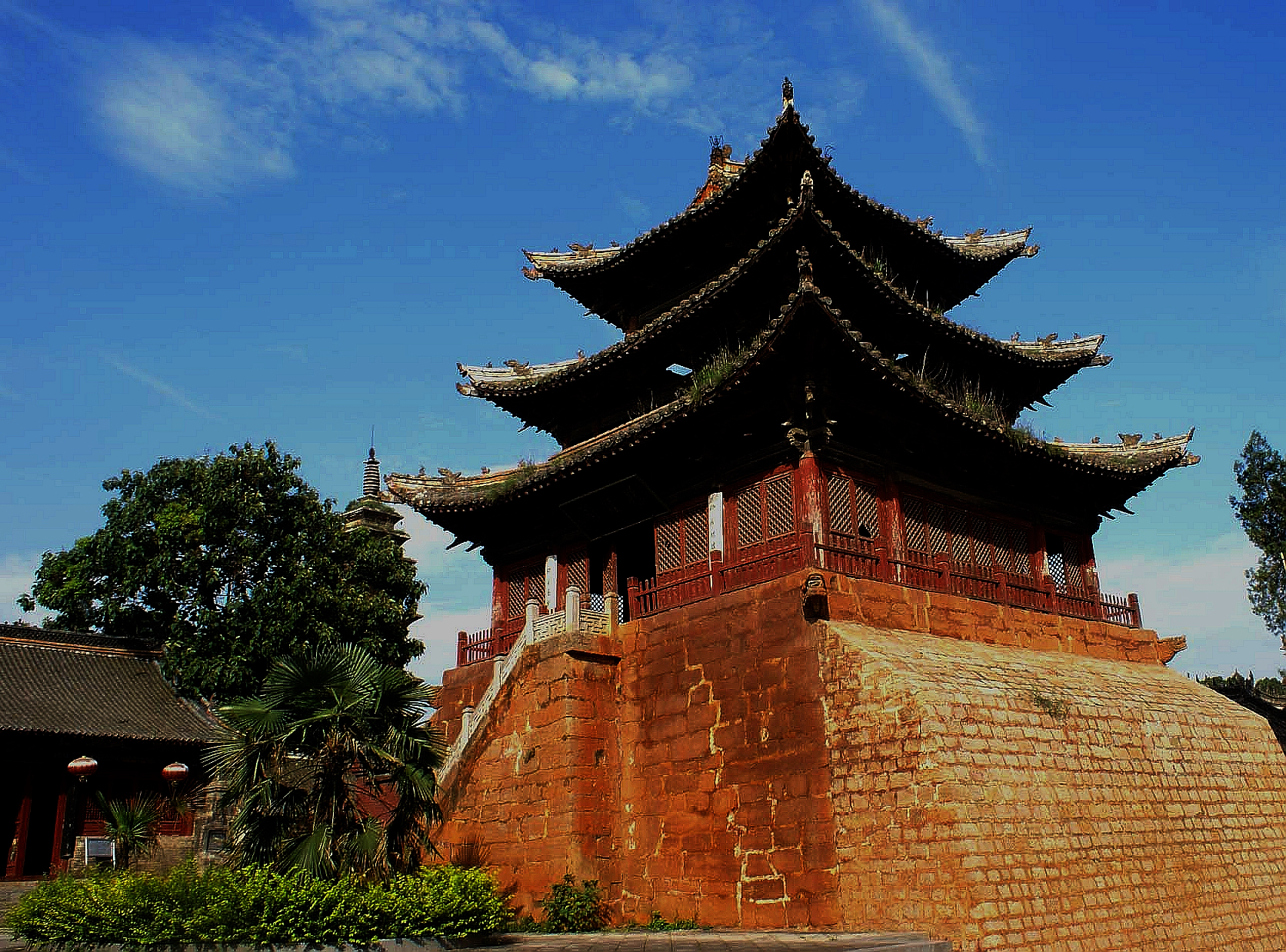 王志斌+风穴寺悬钟阁.JPG 王志斌+风穴寺悬钟阁.JPG